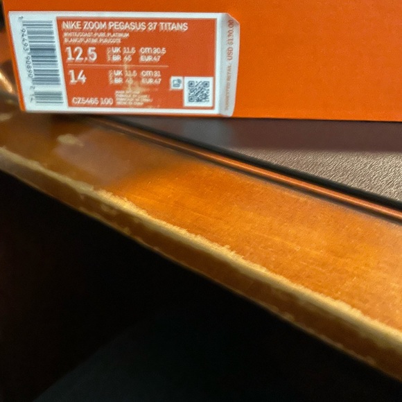 Running Shoe - Picture 7 of 7